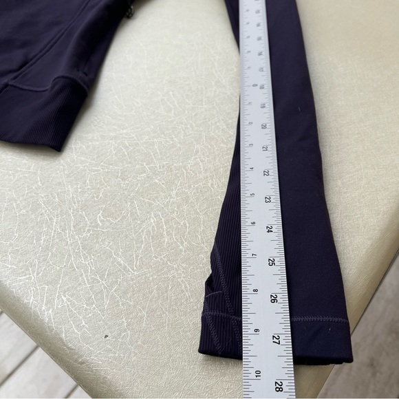 Lululemon Bhakti Yoga Jacket
Black Grape Women’s Size 6 - Picture 8 of 10